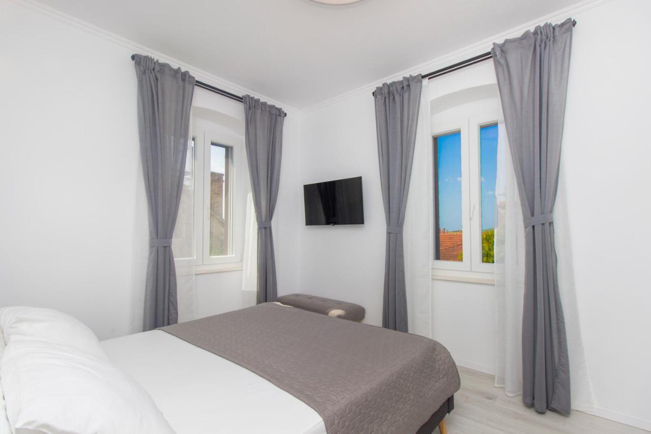 Apartment Ena ,City Center Šibenik Buitenkant foto
